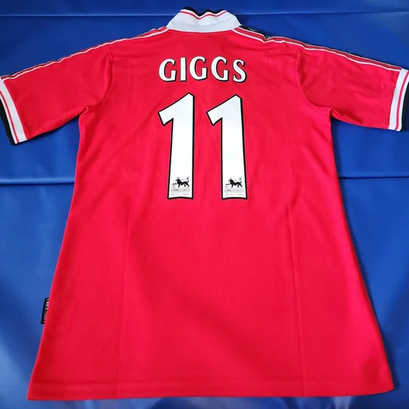 Ryan Giggs Umbro Manchester United 1998–2000 Home Jersey - Picture 2 of 3